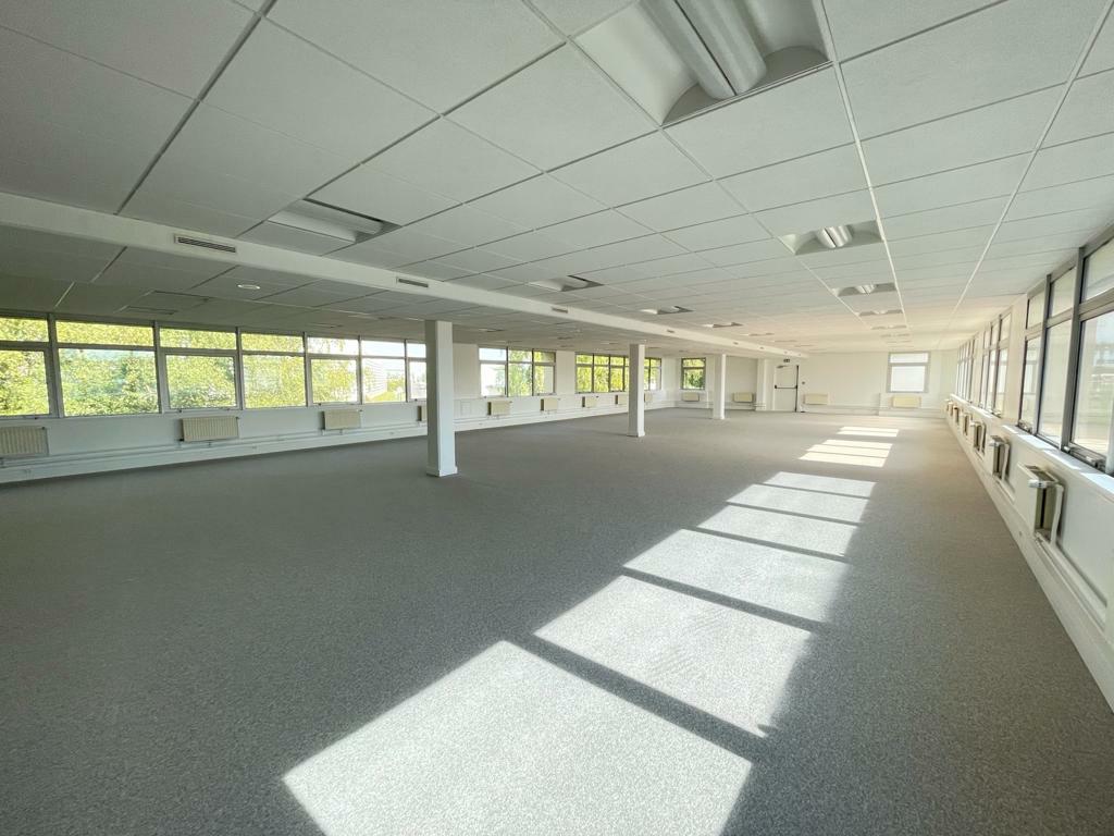 Bureau Roissy-en-France 2791m² Location bureau Roissy-en-France Val-d'Oise OLBUR2117848 4